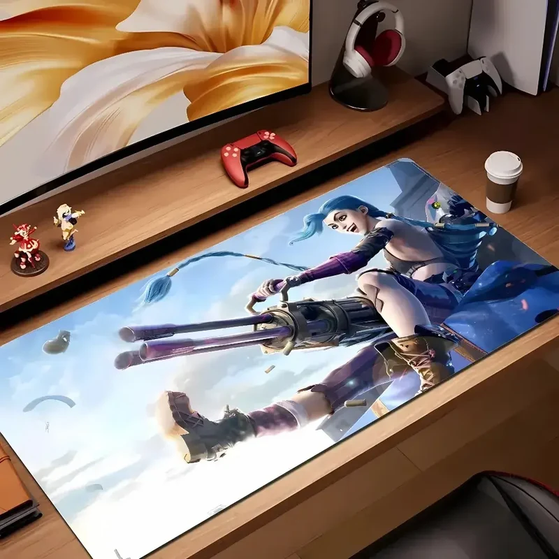 L’univers de Piltover à ton poignet – Tapis de souris XXL Jinx